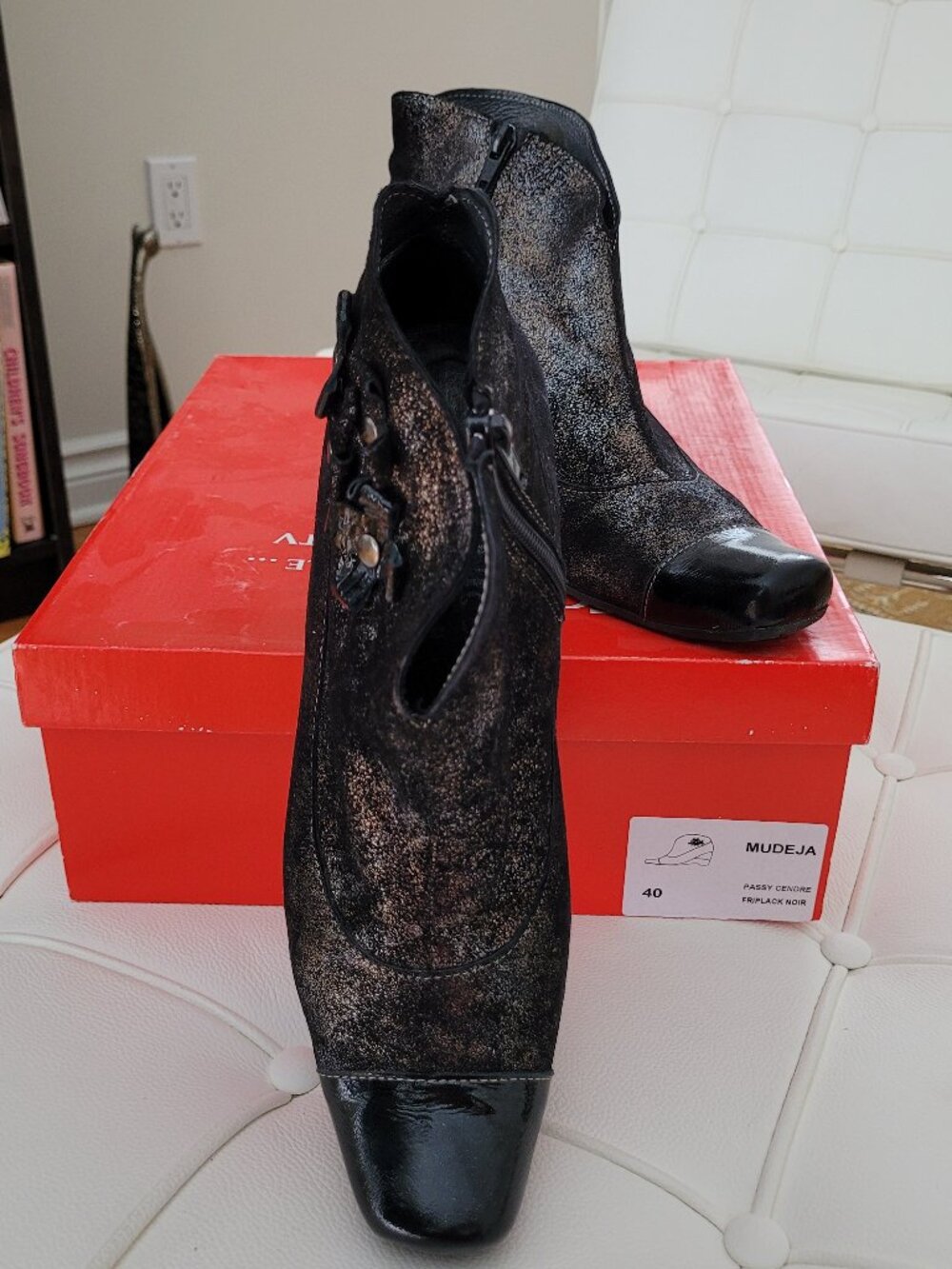 Un Tour en Ville Women's Bootie EU40/CAD 9.5